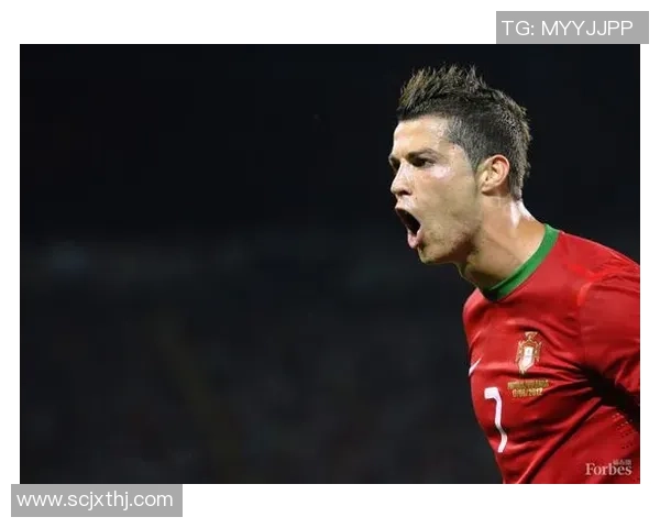 聚焦足球巨星瞬间展现辉煌球技和场上风采的精彩瞬间